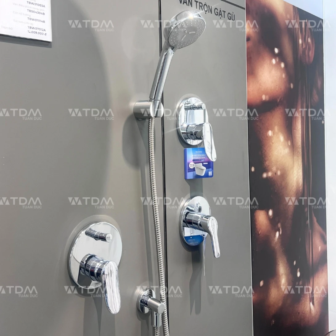 toto-tbw07012a-showroom-tdm-(2)-1090x1090